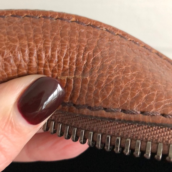 Burberry Slane Leather Tote - Picture 5 of 8